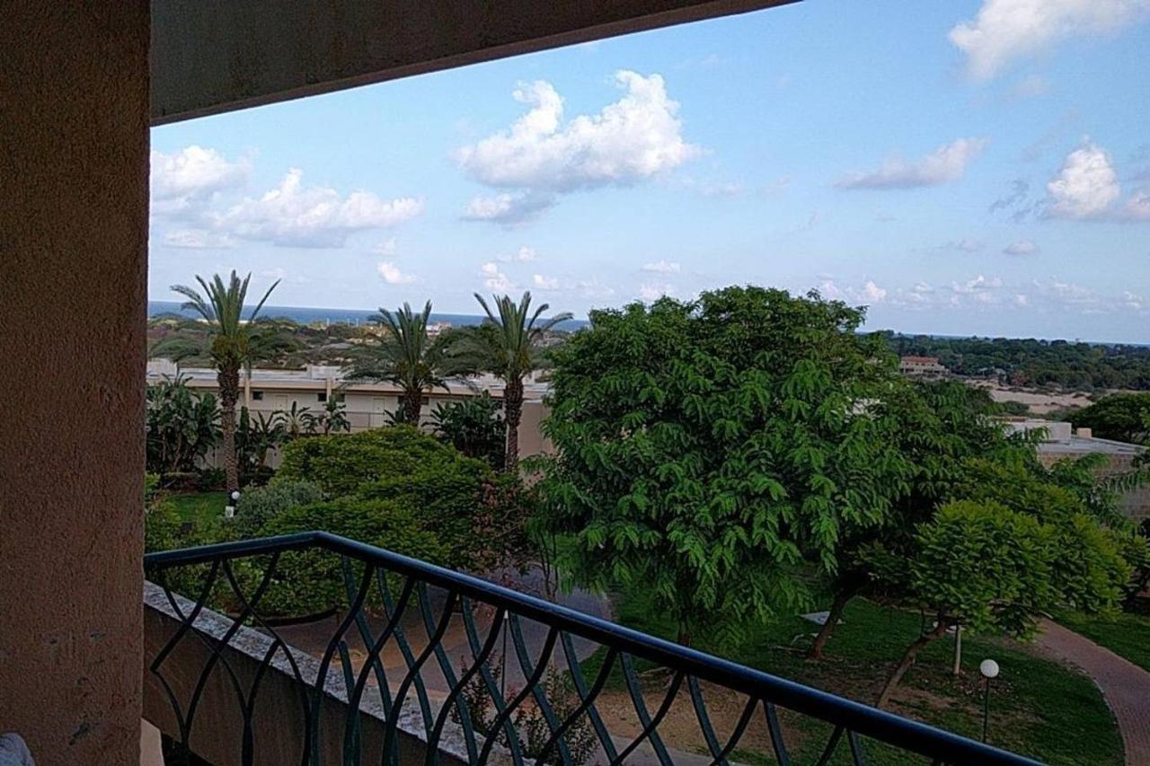 Caesars Place Sea View 2Br Neot Golf 凯撒利亚 外观 照片